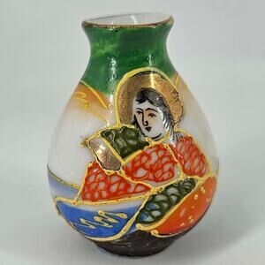 Vintage Satsuma Hand Painted Miniature trinket Vase Japan 2"